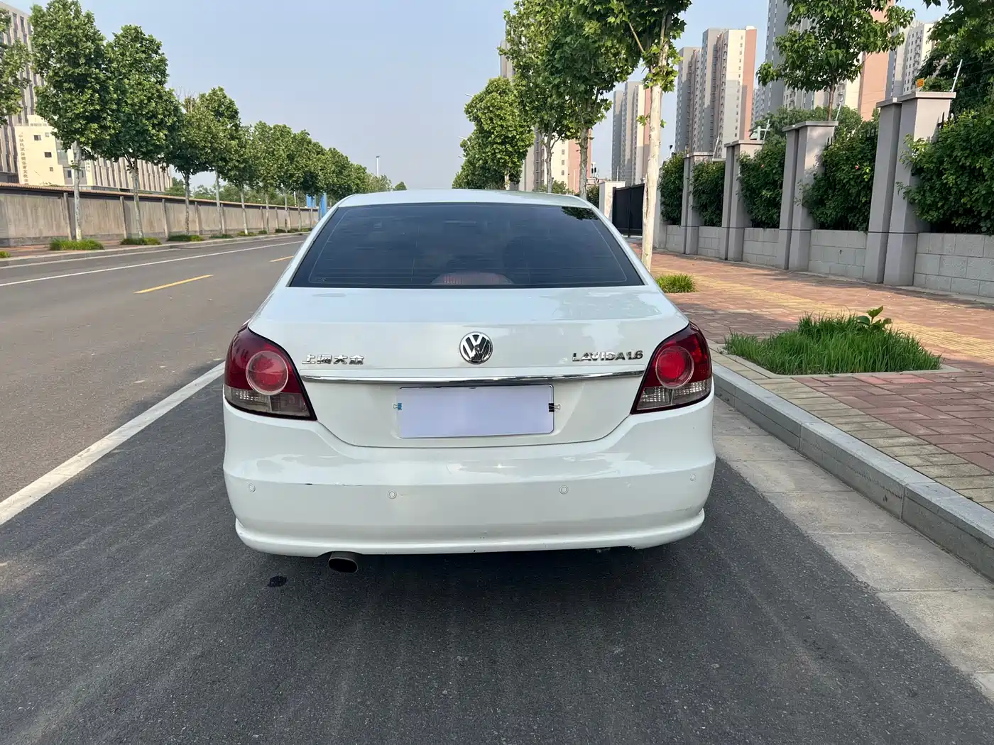Volkswagen Lavida 2011 1.6L Automatic Pinxuan Edition фото 12
