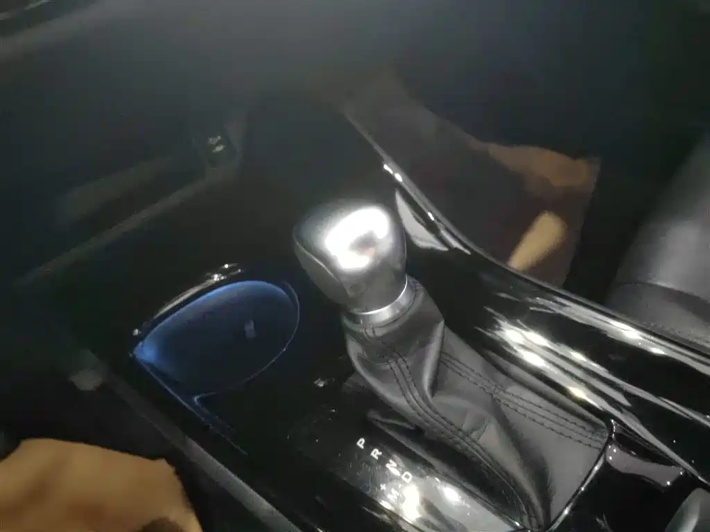 Toyota IZOA 2018 2.0L Speed Edition China VI фото 11