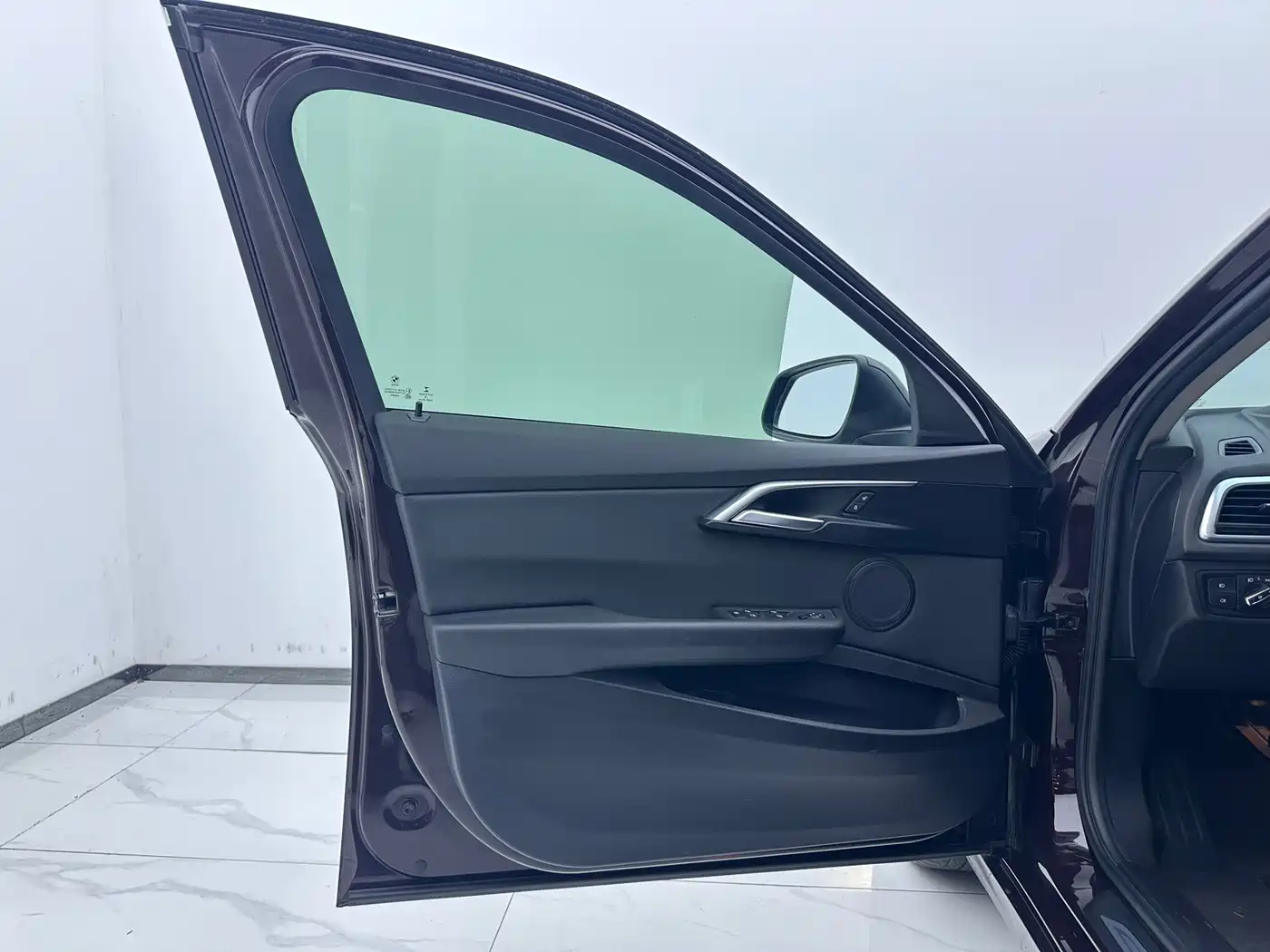 BMW 1 Series 2018 118i Sport Edition фото 8