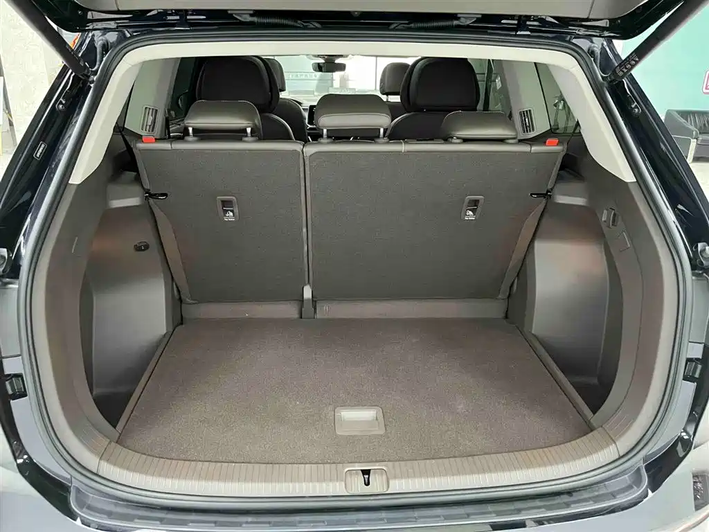 Volkswagen Viloran 2024 380TSI Executive Edition фото 16