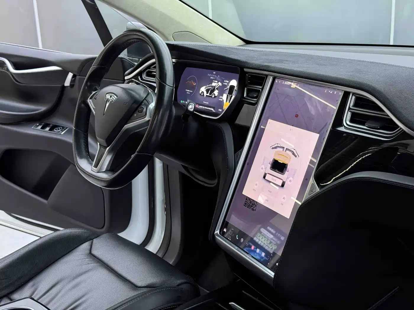 TESLA MODEL X