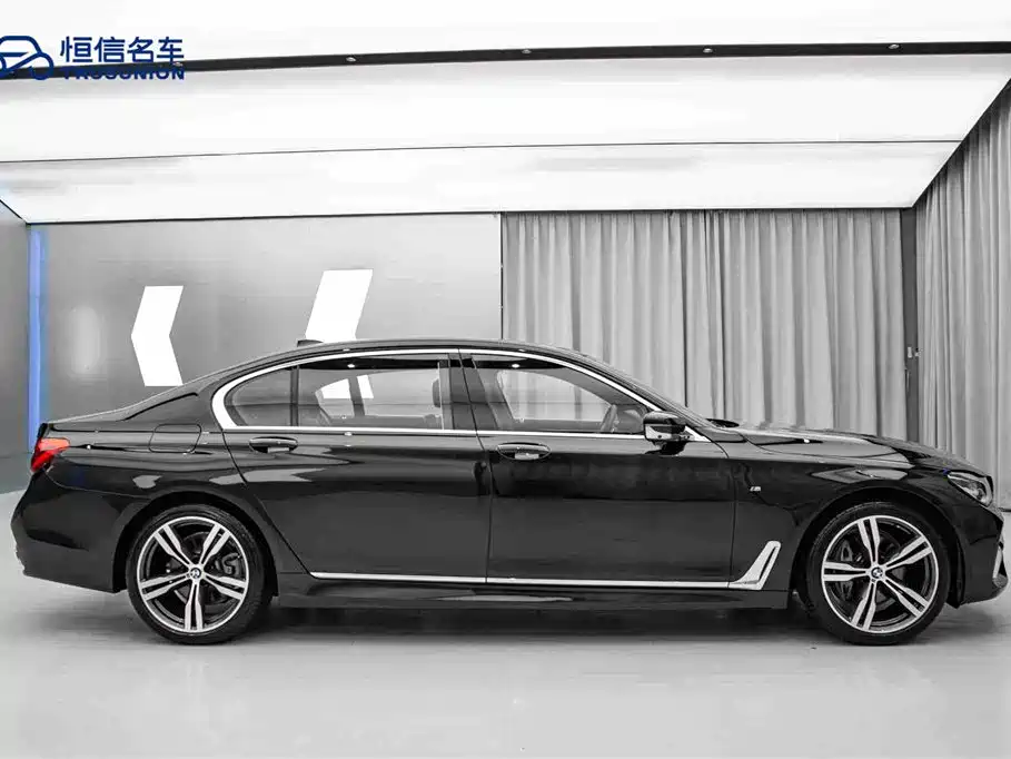 BMW 7 Series 2018 740Li xDrive Premium Type M Sport Package фото 4
