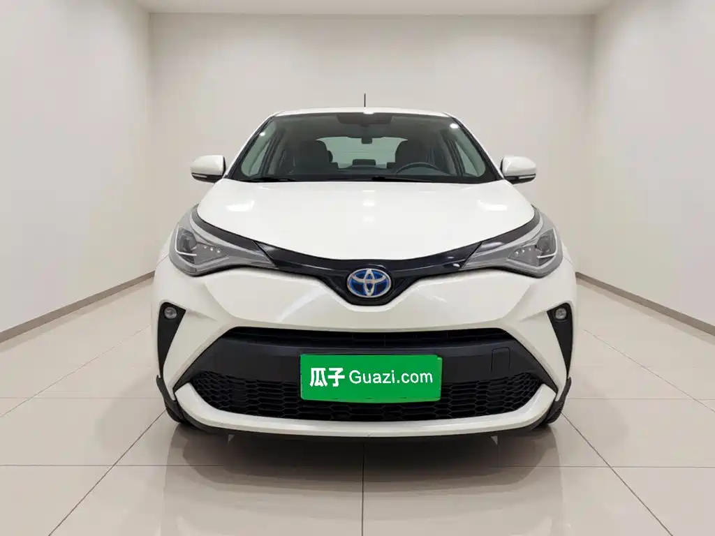 Фото 2 - Toyota C-HR