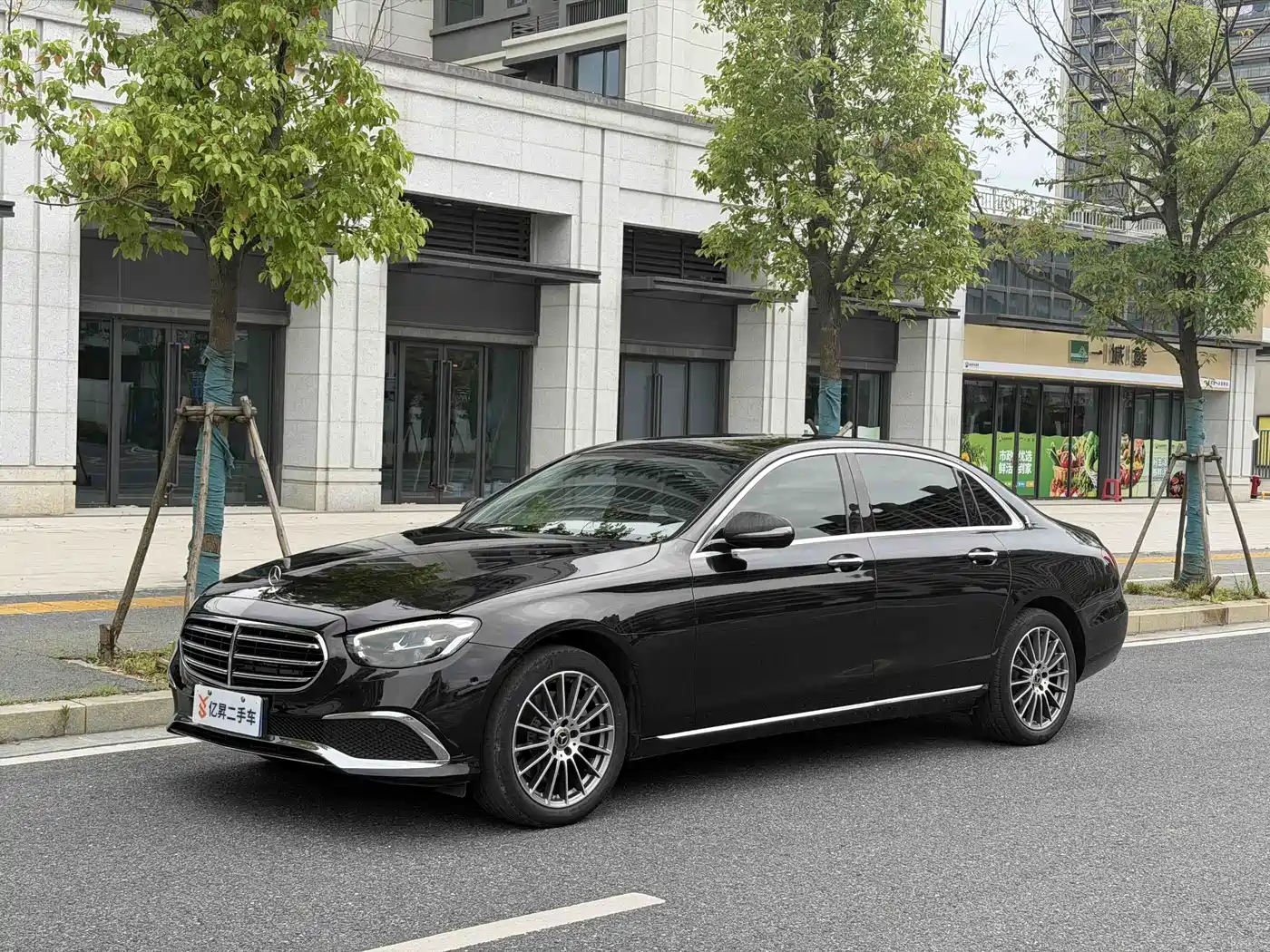 Mercedes-Benz E-Class 2022 E 300 L Luxury