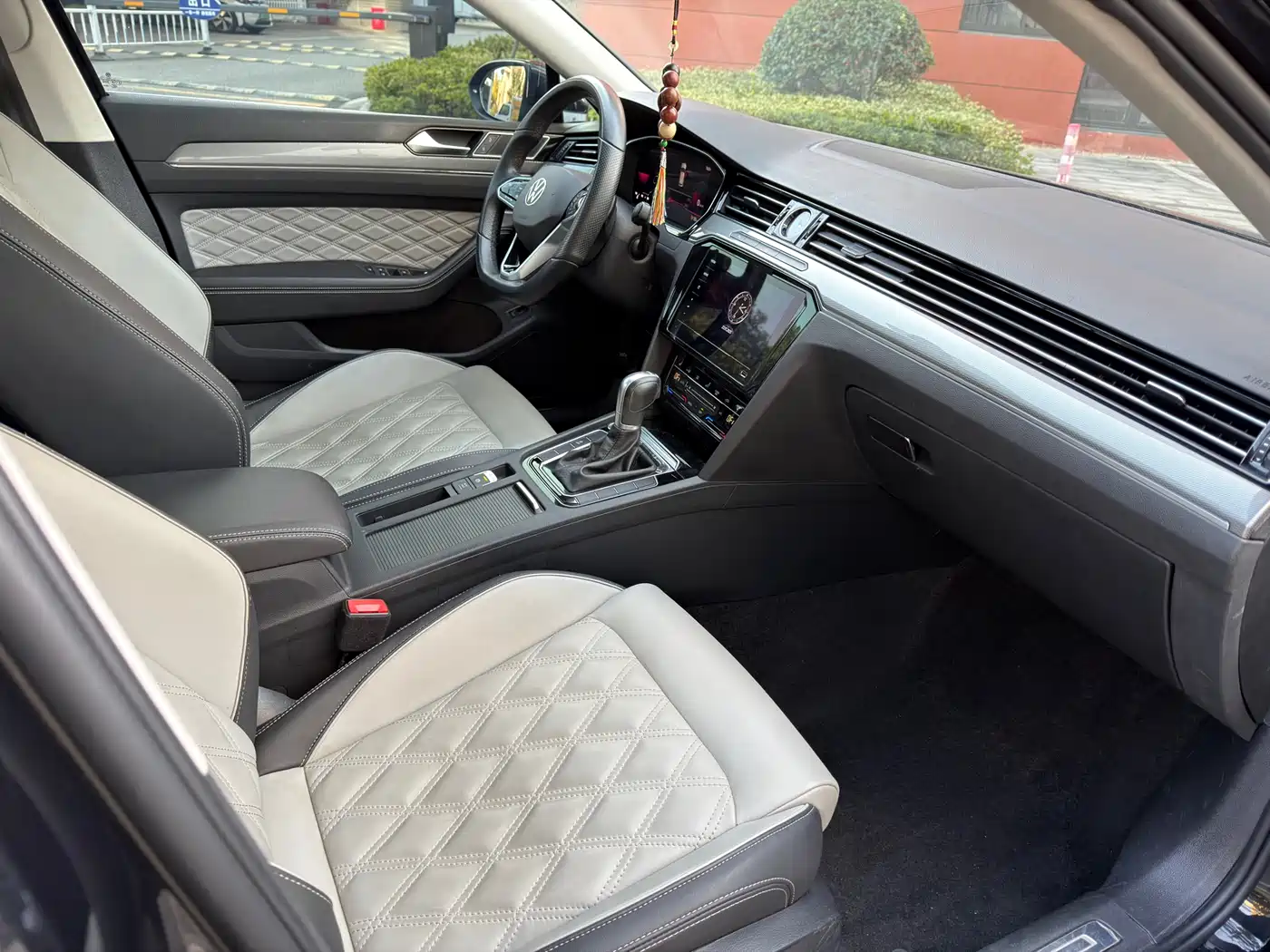 Volkswagen Magotan 2021 330TSI DSG 30th Anniversary Edition фото 12