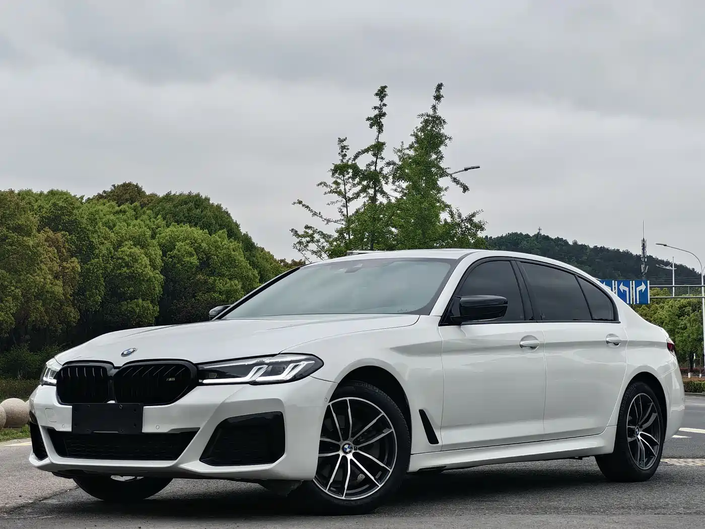 BMW 5-SERIES