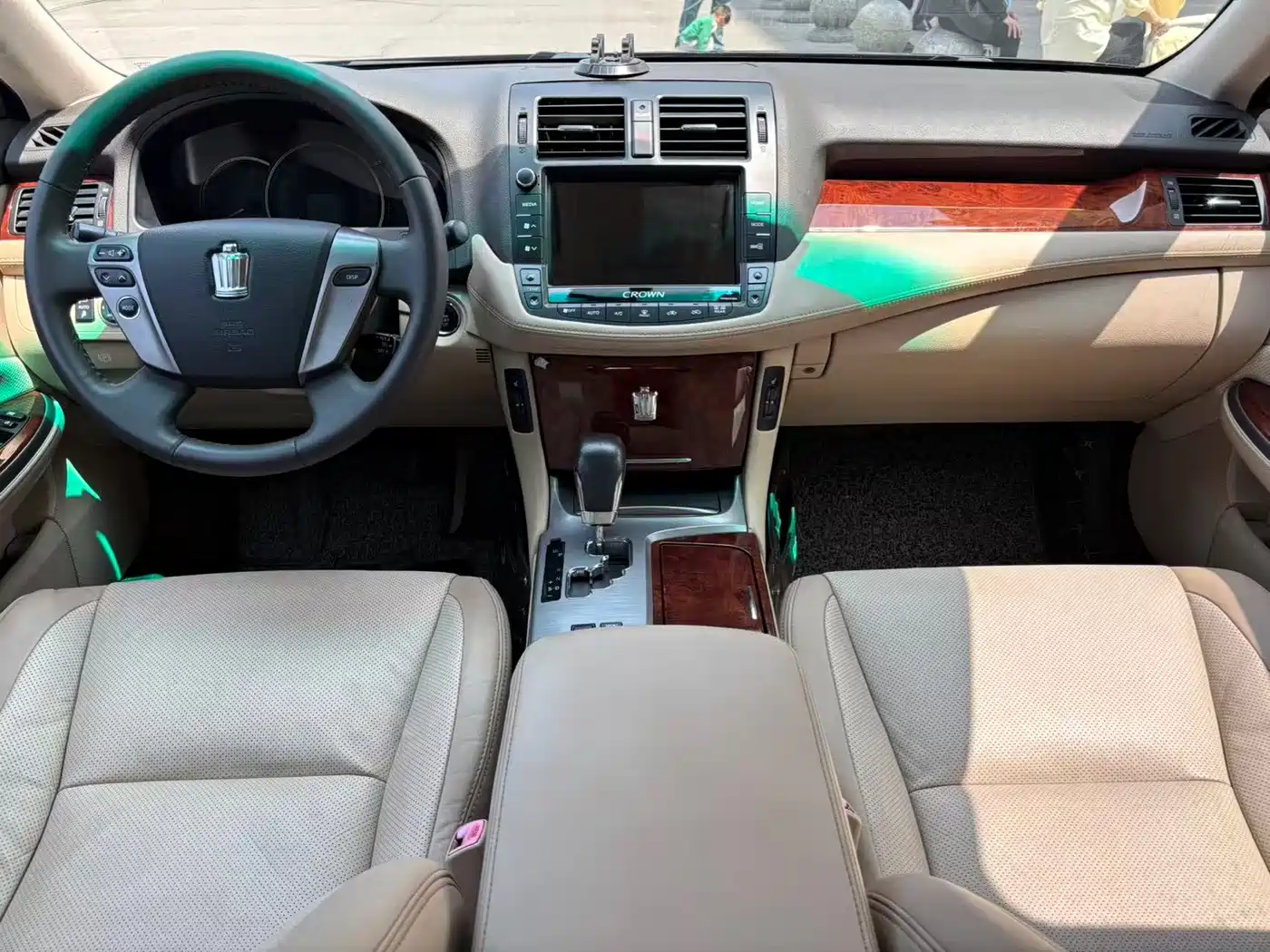 Toyota Crown 2012 2.5L Royal Leather Edition фото 8