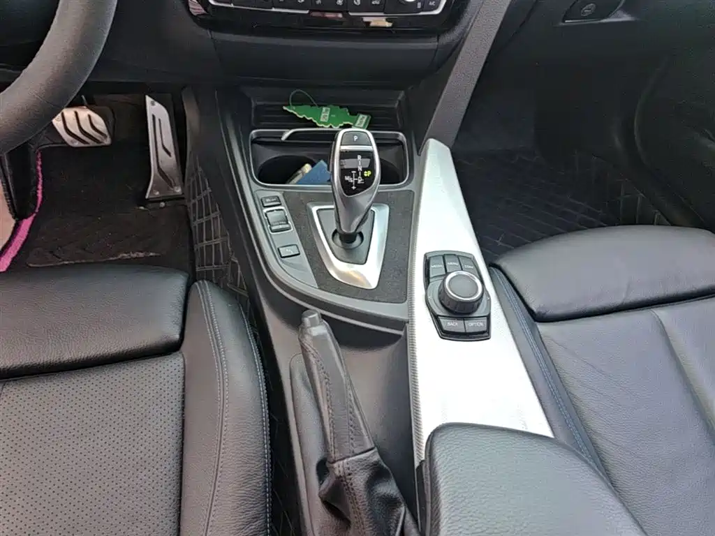 BMW 3 Series 2019 320i M Sport Package фото 14