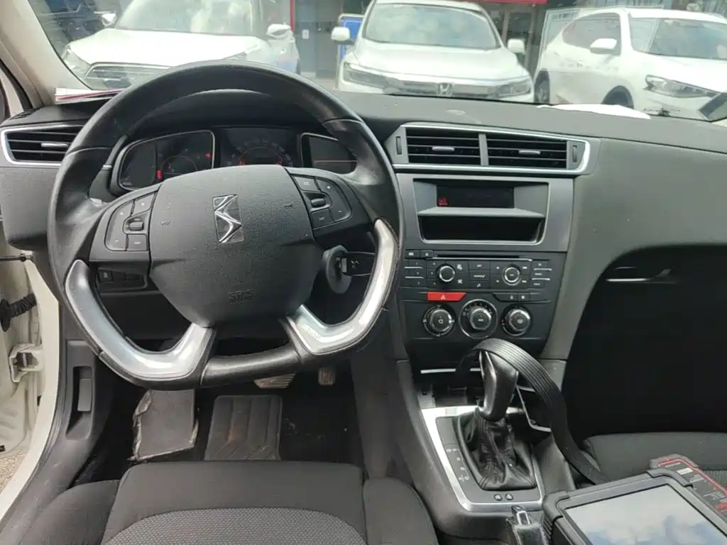 Фото 10 - DS 5LS