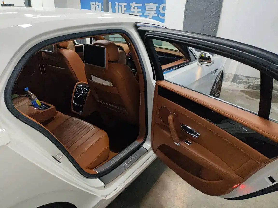 Bentley Flying Spur 2016 4.0T V8 Standard Edition фото 9