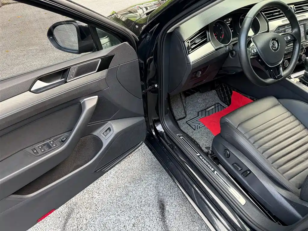 Volkswagen Magotan 2018 330TSI DSG Leading фото 19