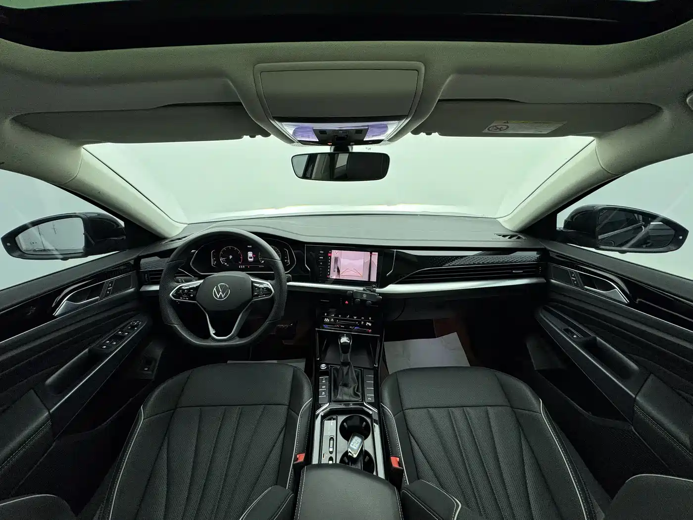 Volkswagen Passat 2024 330TSI Starlight Elite Edition фото 7