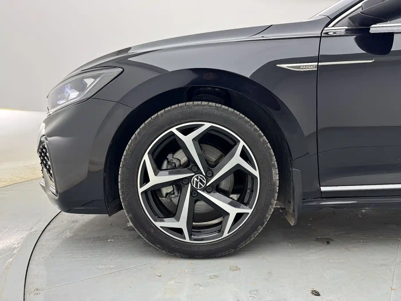 Volkswagen Passat 2024 330TSI Starlight Elite Edition фото 23