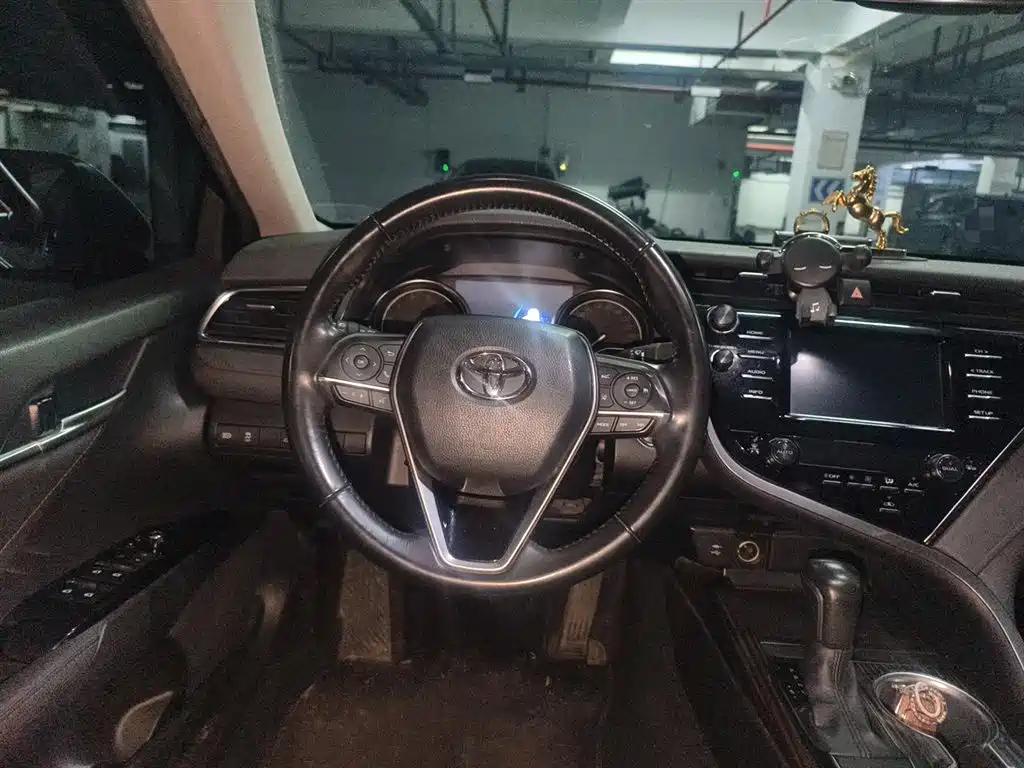 Toyota Camry 2018 2.0G Luxury Edition фото 3