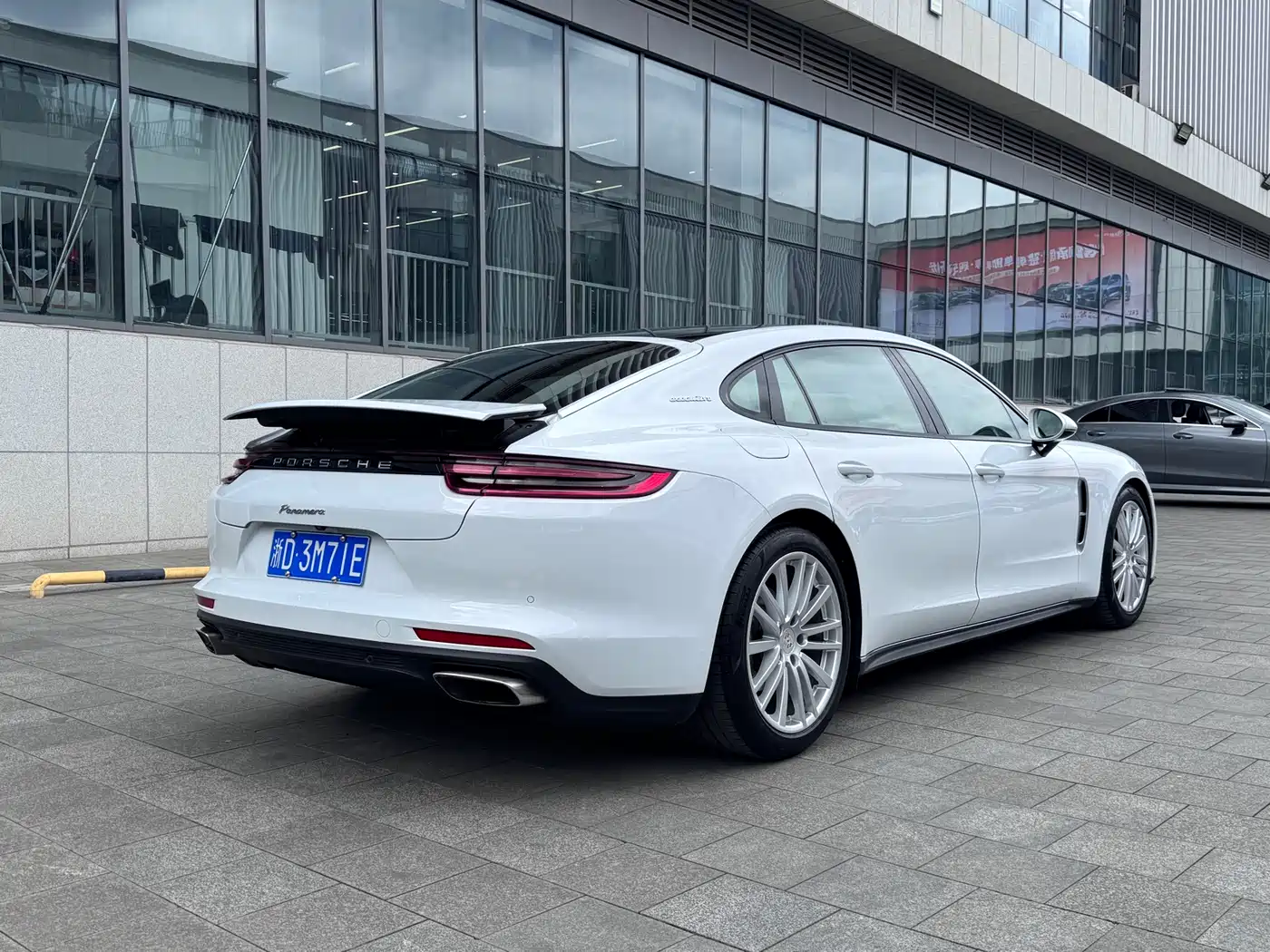 Porsche Panamera 2017 Panamera Executive Long Wheelbase 3.0T фото 8