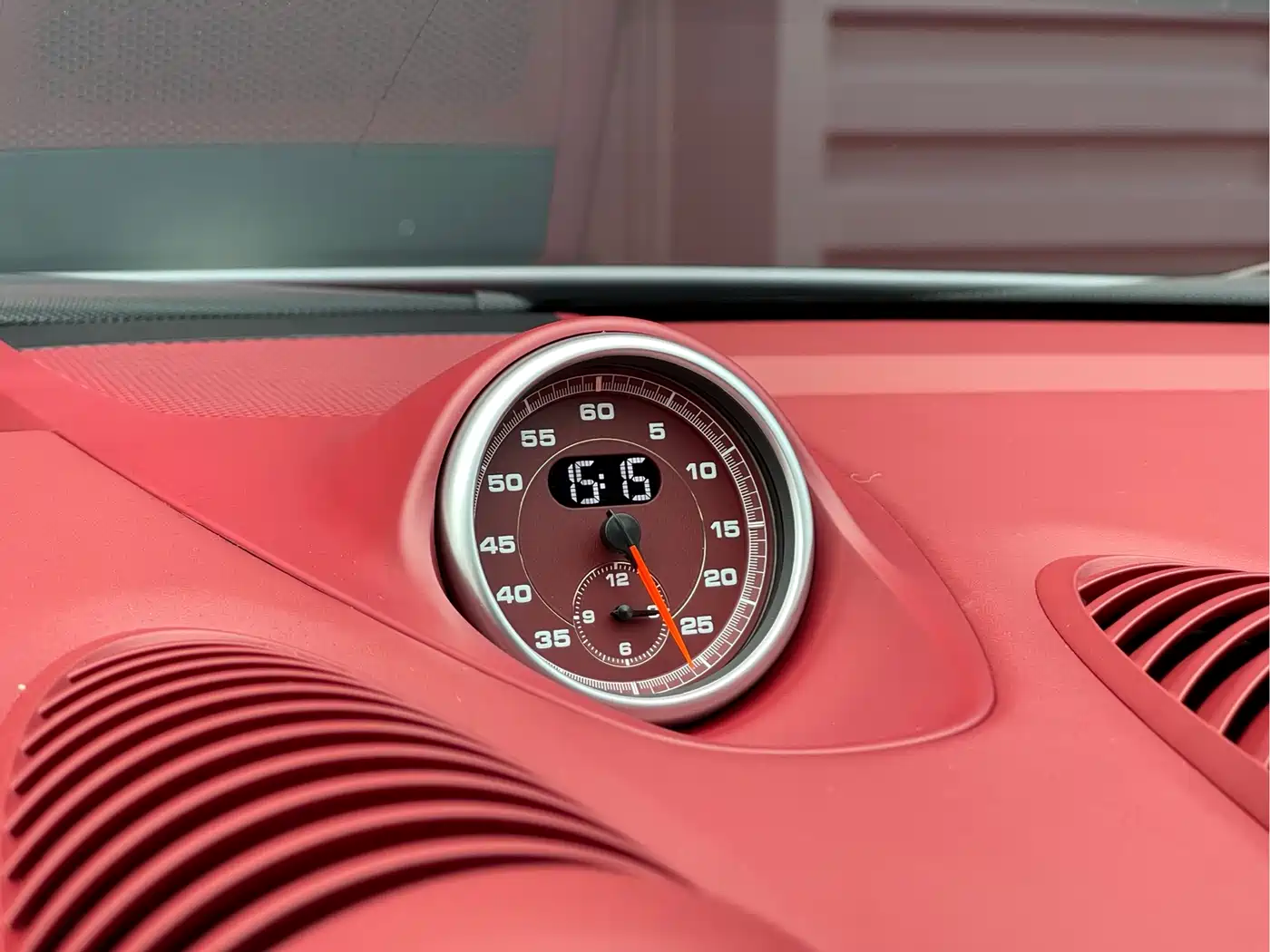 Porsche 718 фото 8