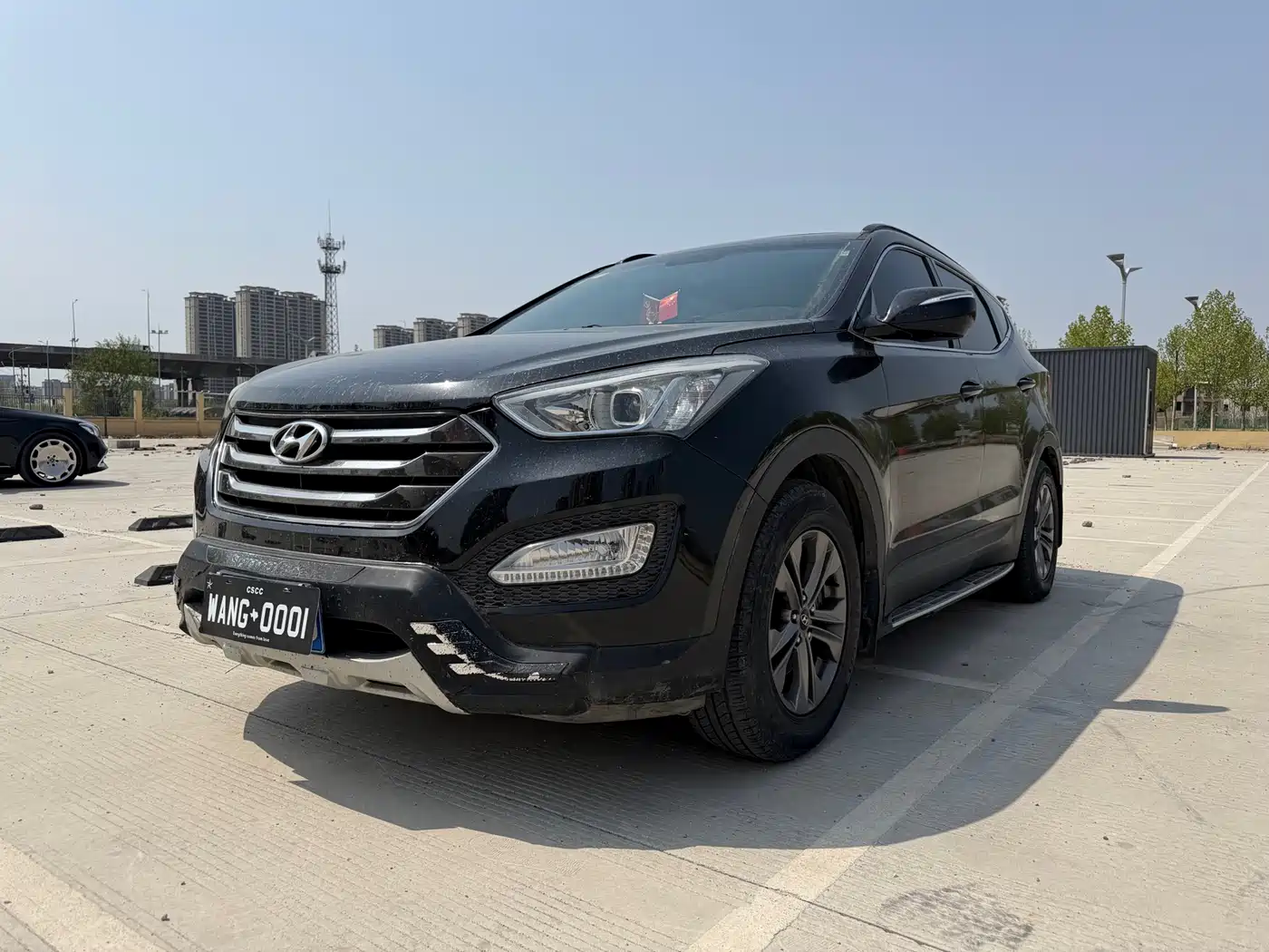 Photo 3 - Hyundai Santa Fe