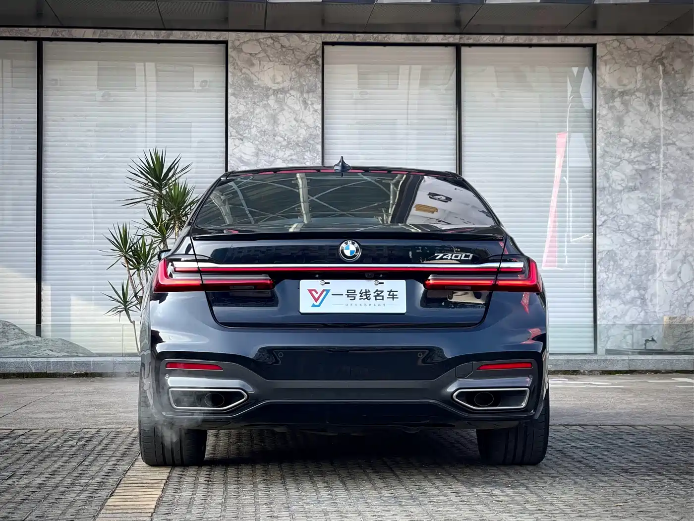 BMW 7 Series 2021 Model 740Li Leading M Sport Package фото 4