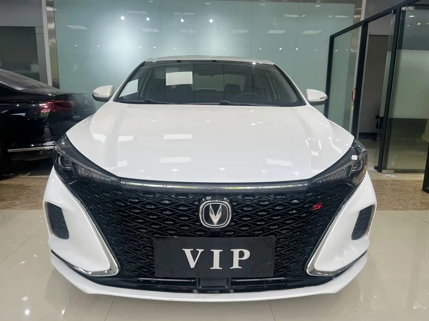 Фото 1 - Changan Eado