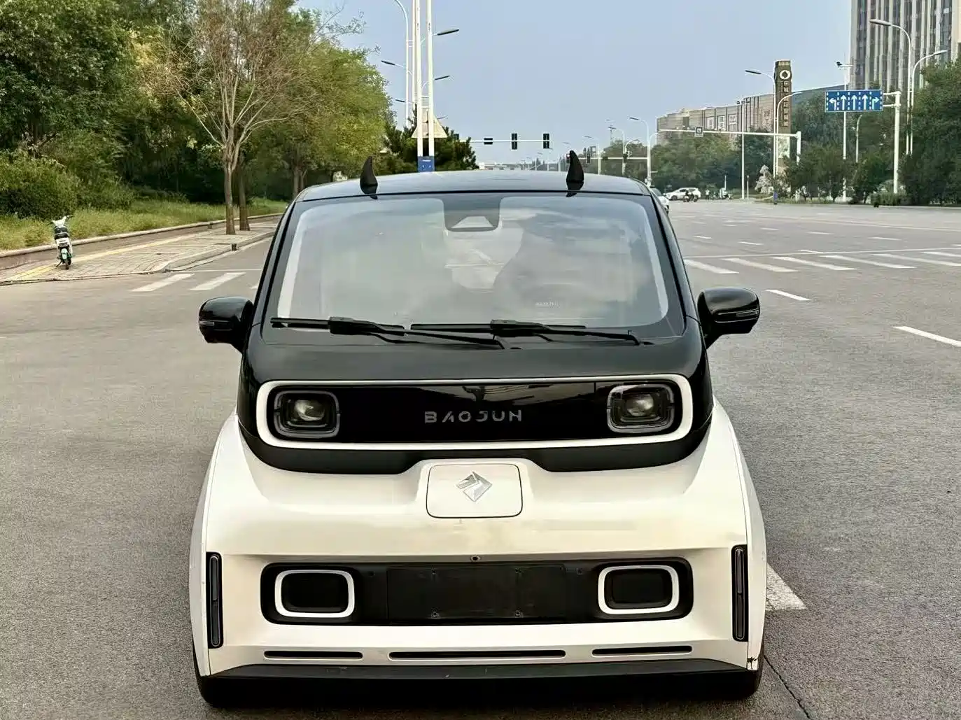 2021 Baojun E300