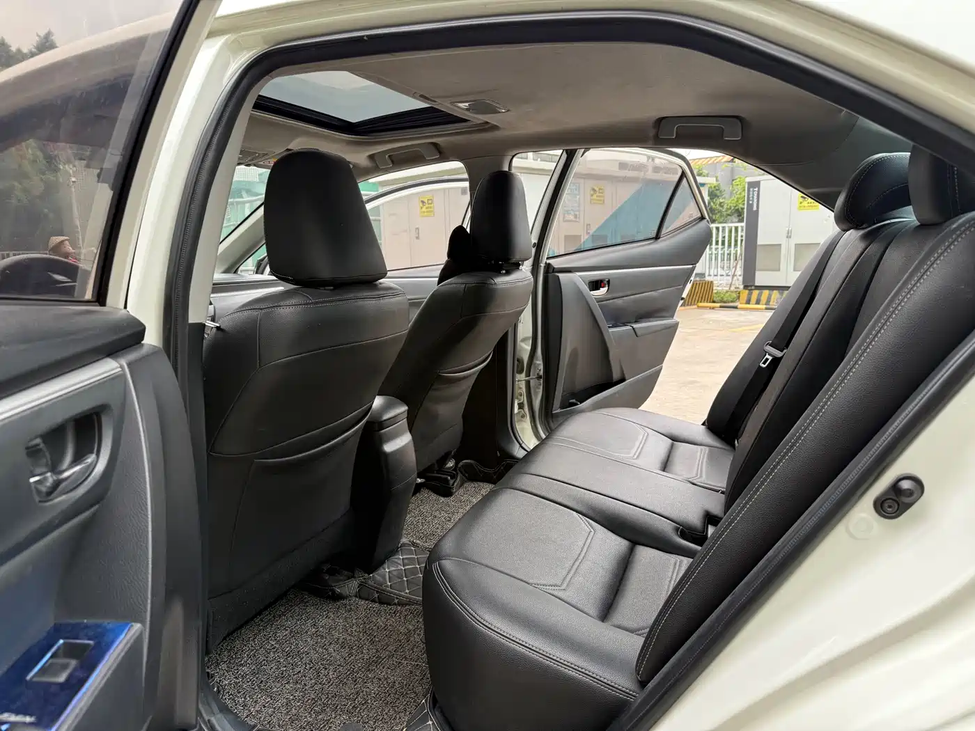 Toyota Levin 2014 1.6G CVT Elite Edition фото 8