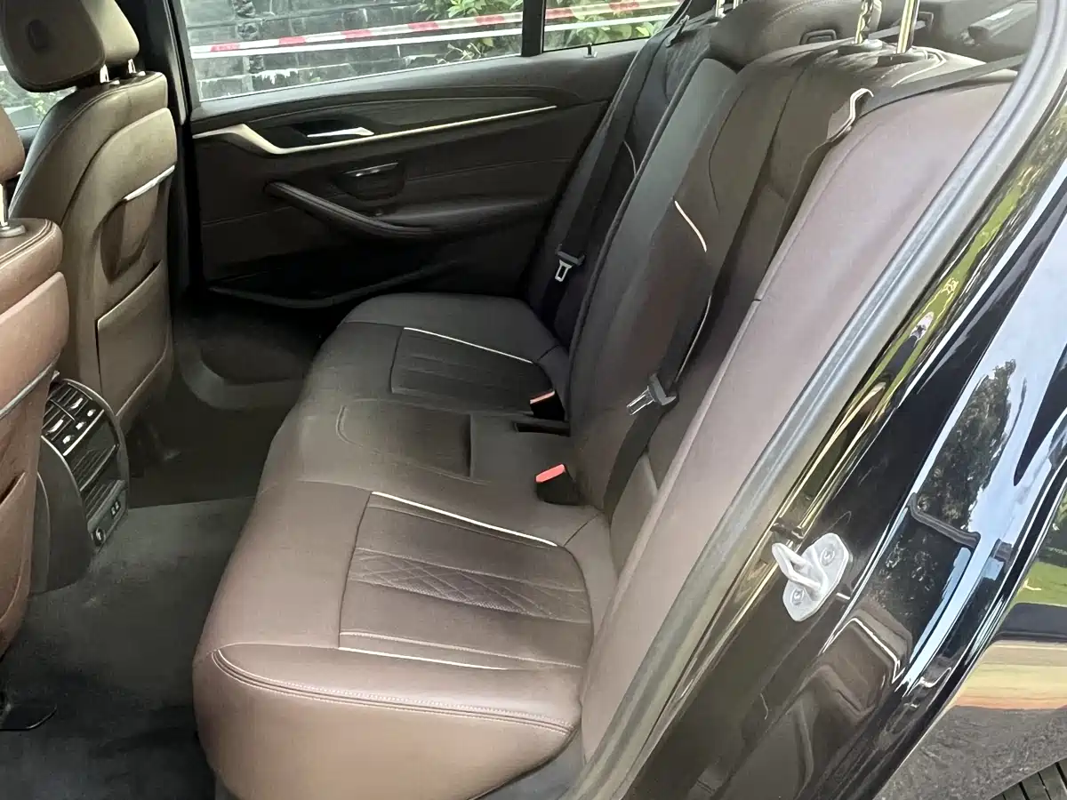 BMW 5 Series 2021 530Li Leading M Sport Package фото 8