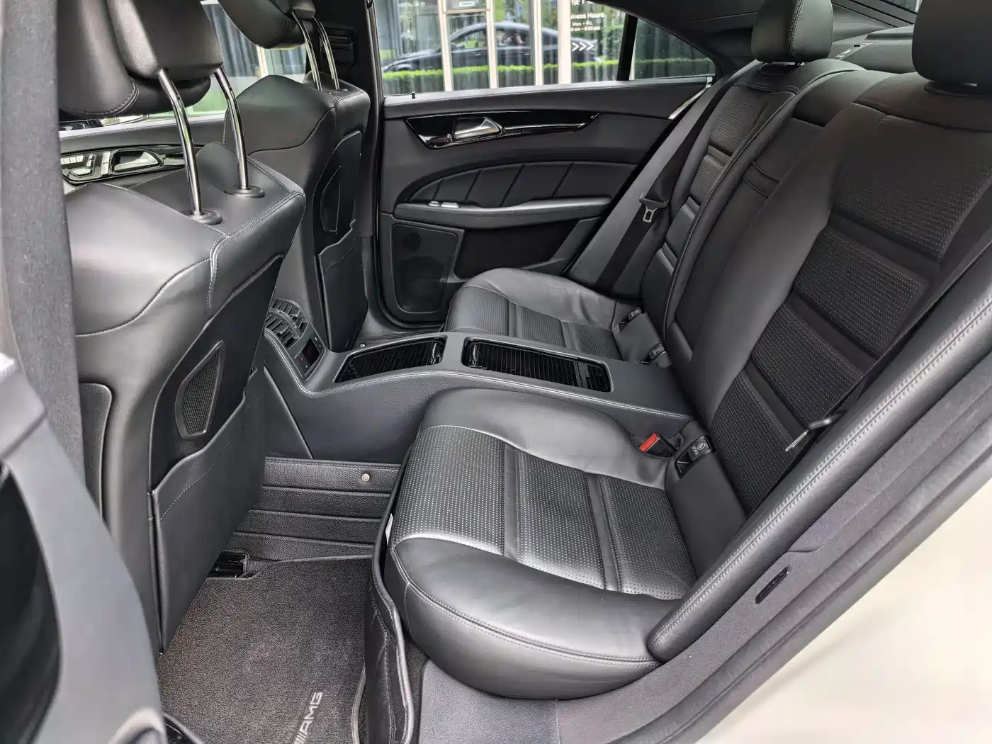 Mercedes-Benz CLS AMG 2015 AMG CLS 63 4MATIC фото 36