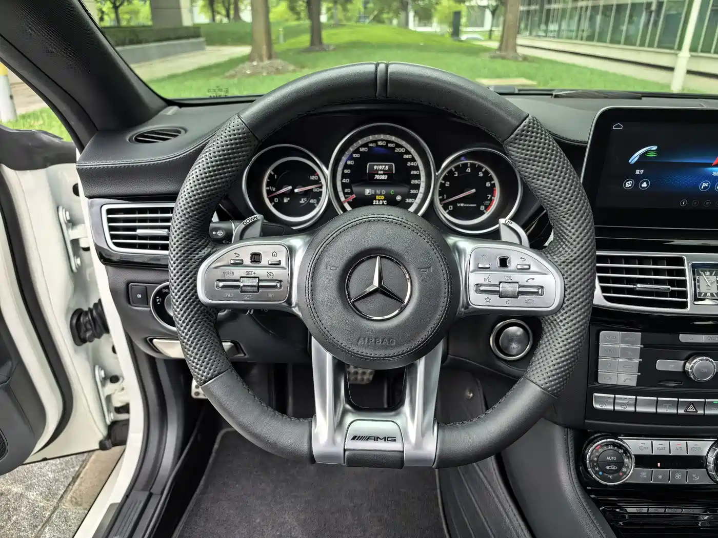 Mercedes-Benz CLS AMG 2015 AMG CLS 63 4MATIC фото 20