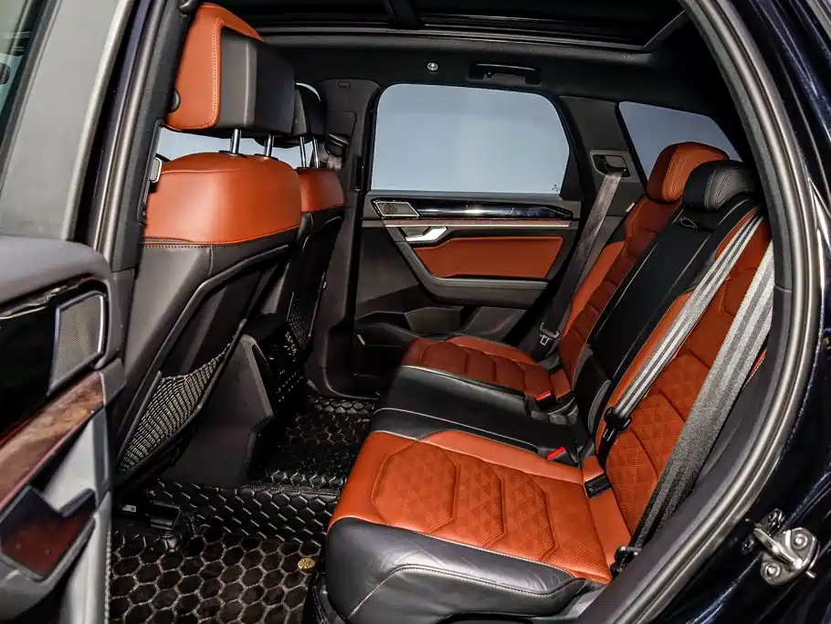 Фото 9 - Volkswagen Touareg
