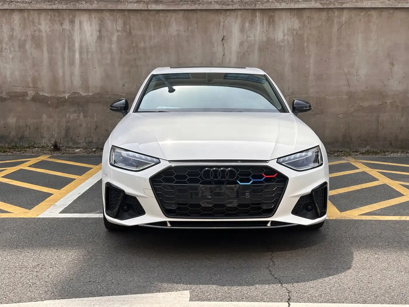 Audi A4L 2023 40 TFSI Luxury Sport фото 2