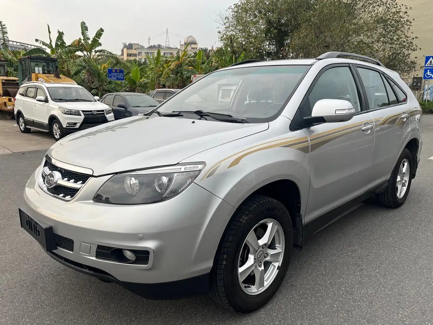 BYD S6 2014 2.4L Automatic Luxury 5-seater