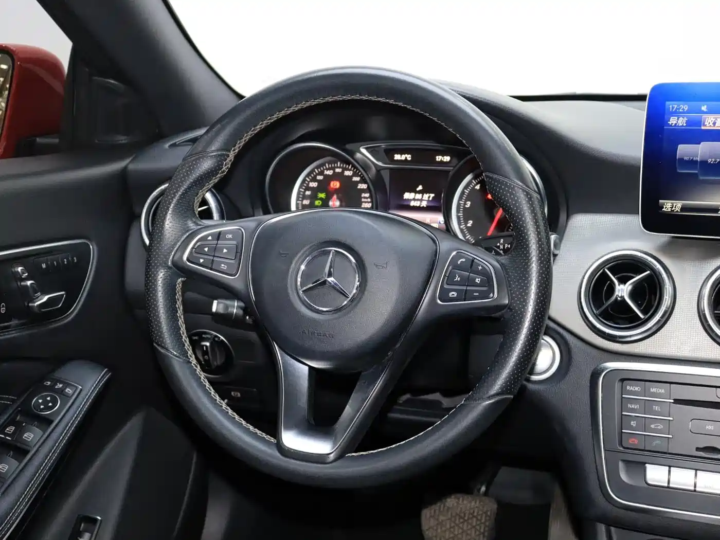 Mercedes-Benz CLA (Import) 2017 Facelift CLA 200 Style фото 7