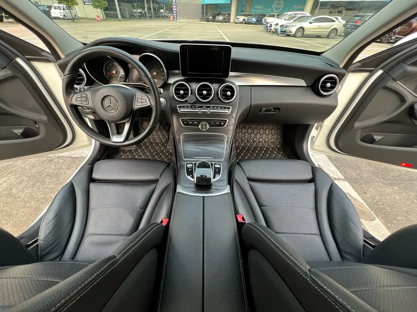 Mercedes-Benz C-Class 2017 C 200 L Sport фото 15