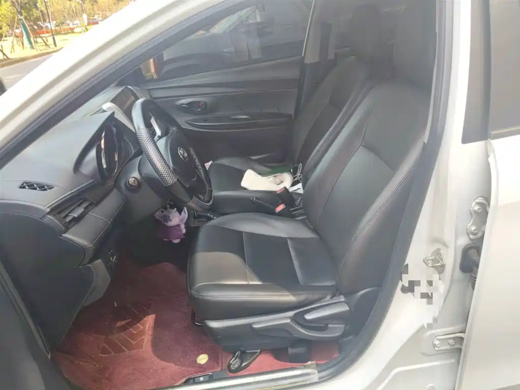 Toyota YARiS L Zhi Xiang 2017 1.5E CVT Charming Edition фото 8