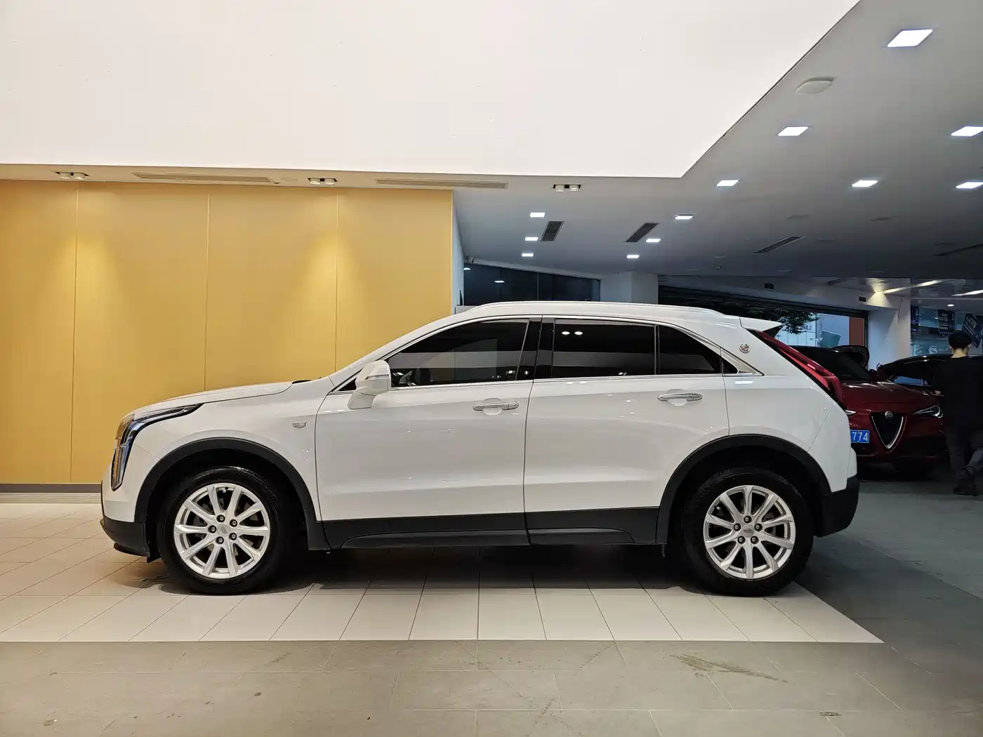 CADILLAC XT4
