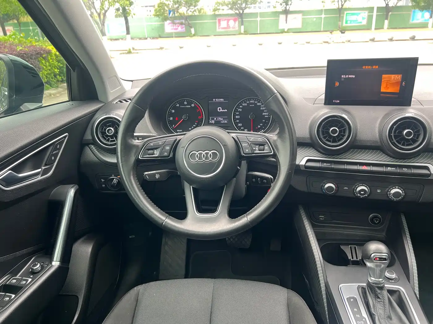 Audi Q2L 2018 35 TFSI Launch Exclusive Edition China VI фото 8