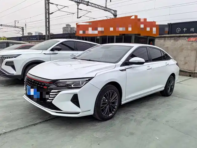 DONGFENG YI HYUN MAX