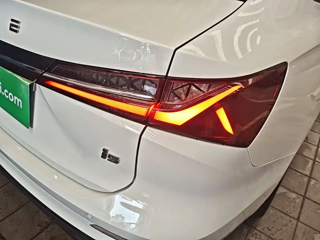 Roewe i5 2025 2023 1.5L CVT Luxury Edition
