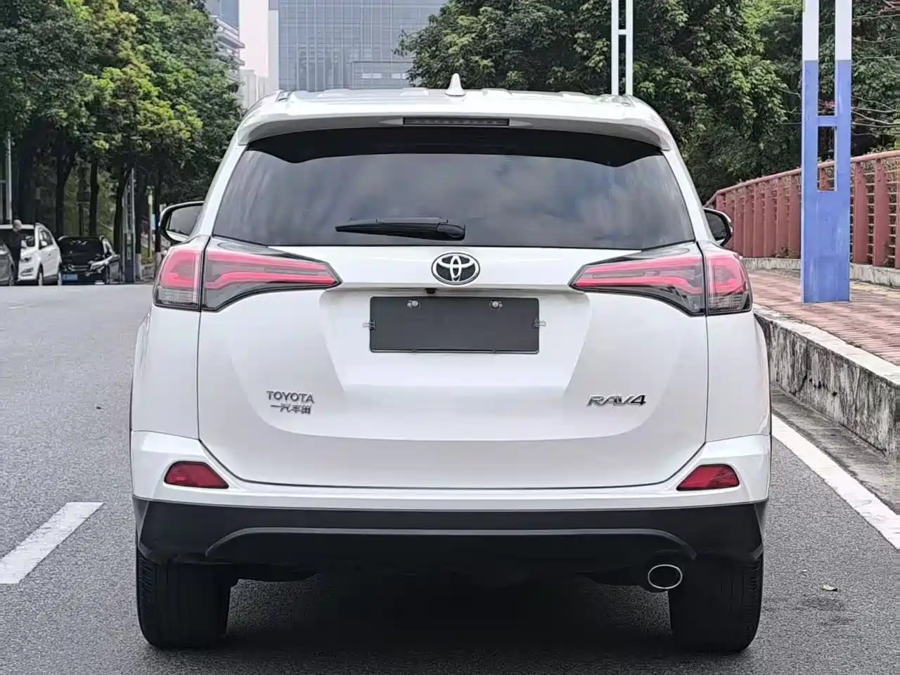 Toyota RAV4 Rongfang 2016 2.0L CVT 2WD Trend (China V) фото 7