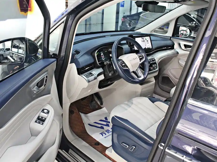 Roewe iMAX8 2022 400TGI Honor Edition фото 4