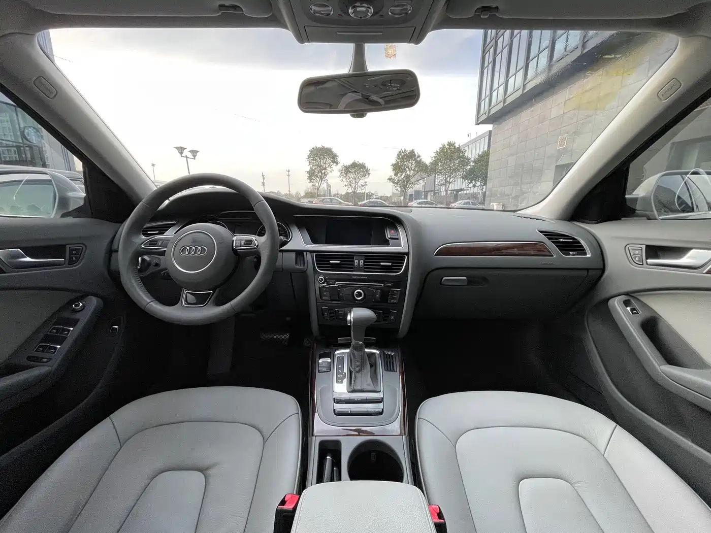 Audi A4L 2013 35 TFSI Automatic Comfort фото 8