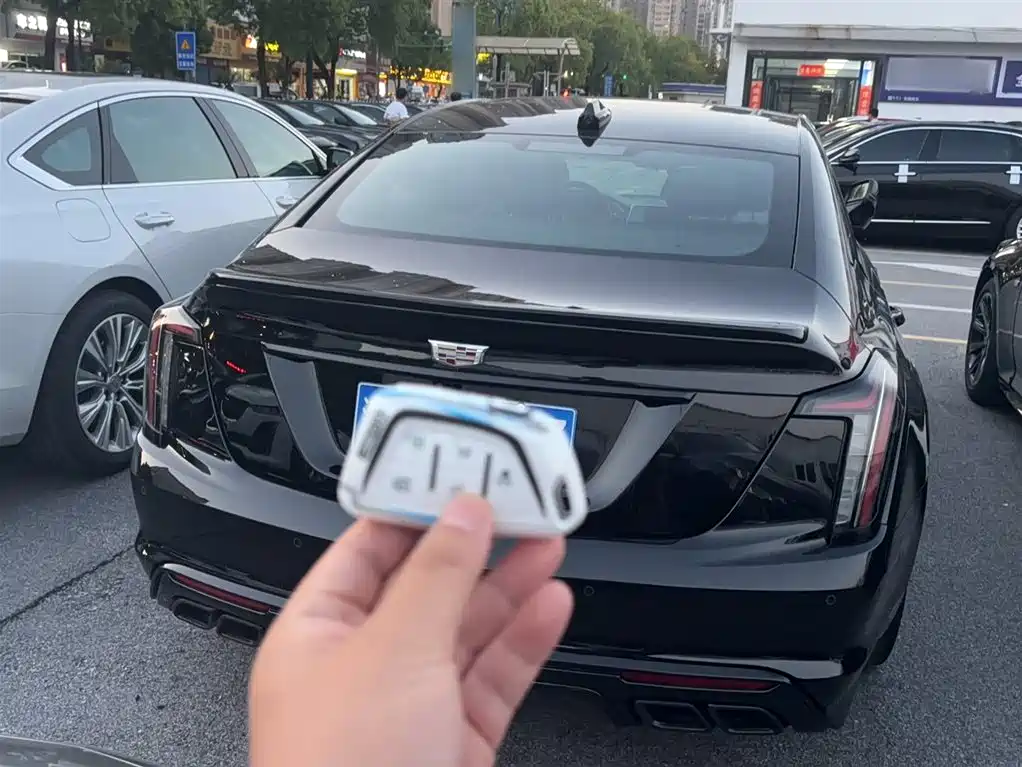 Cadillac CT5 2023 28T Platinum Super Assisted Driving Edition фото 10