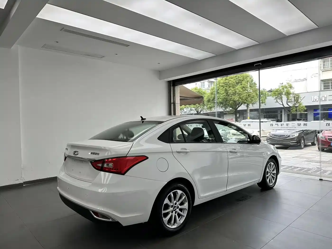 Фото 9 - Chery Arrizo 5
