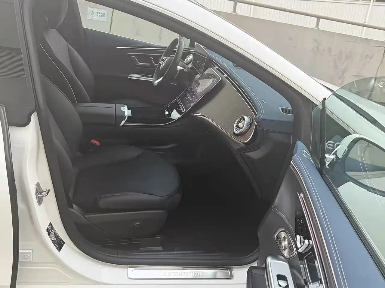 Mercedes-Benz EQE 2025 2025 Model 500 4MATIC Luxury Edition