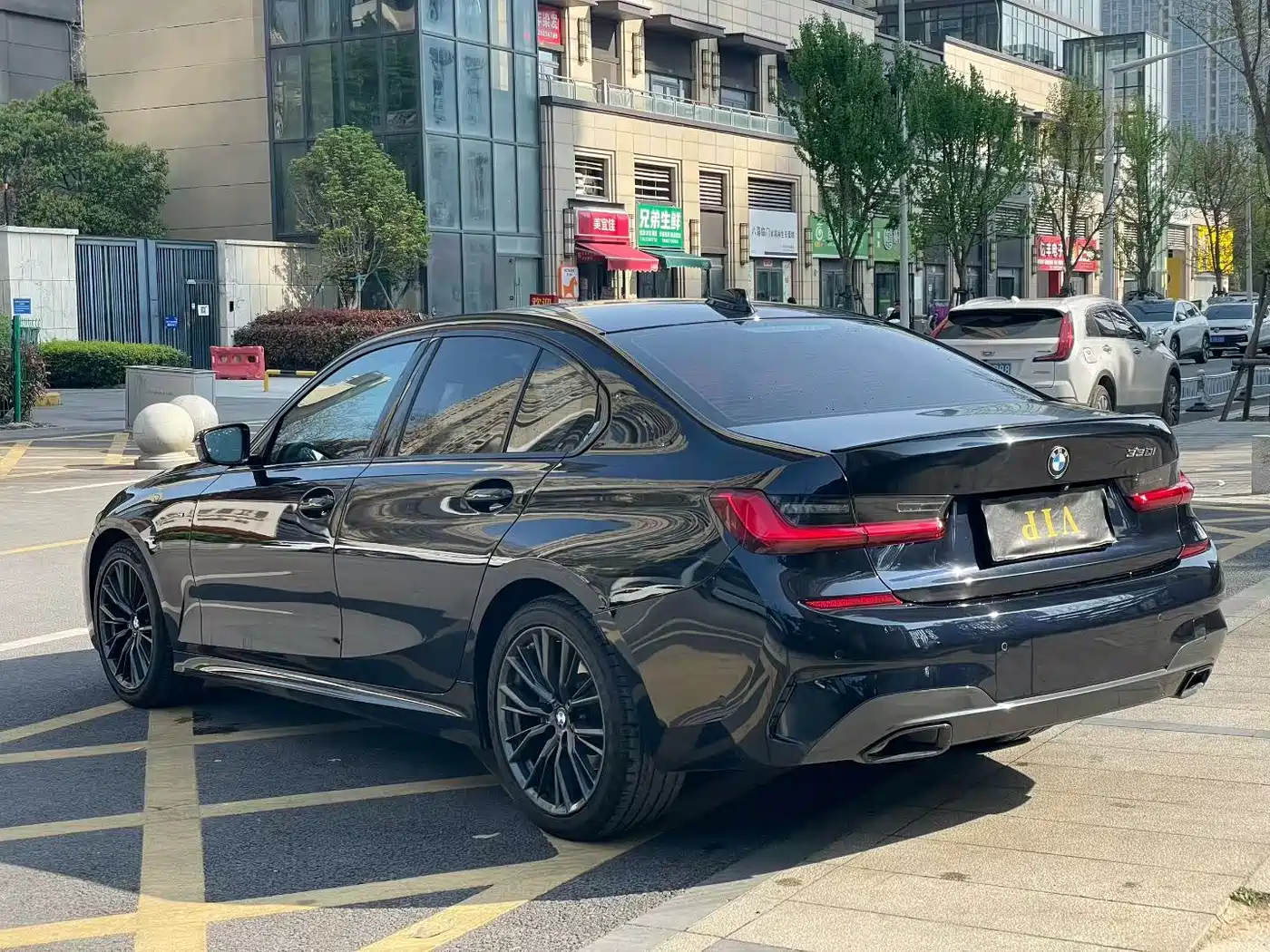 BMW 3 SERIES