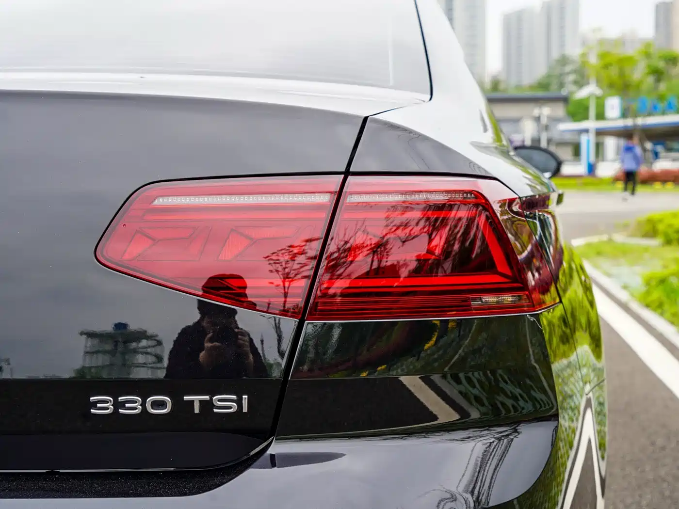 Volkswagen Magotan 2023 Model 2 Million Commemorative Edition 330TSI DSG Luxury фото 9