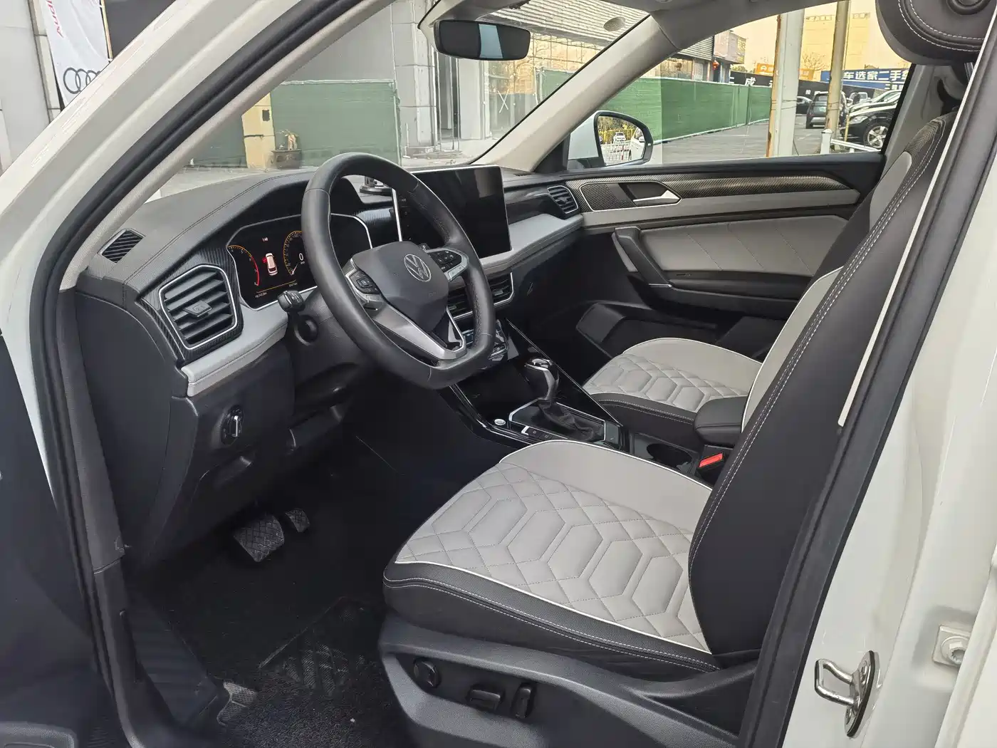 Volkswagen Tayron 2023 300TSI 2WD Luxury Plus Advanced Edition фото 9