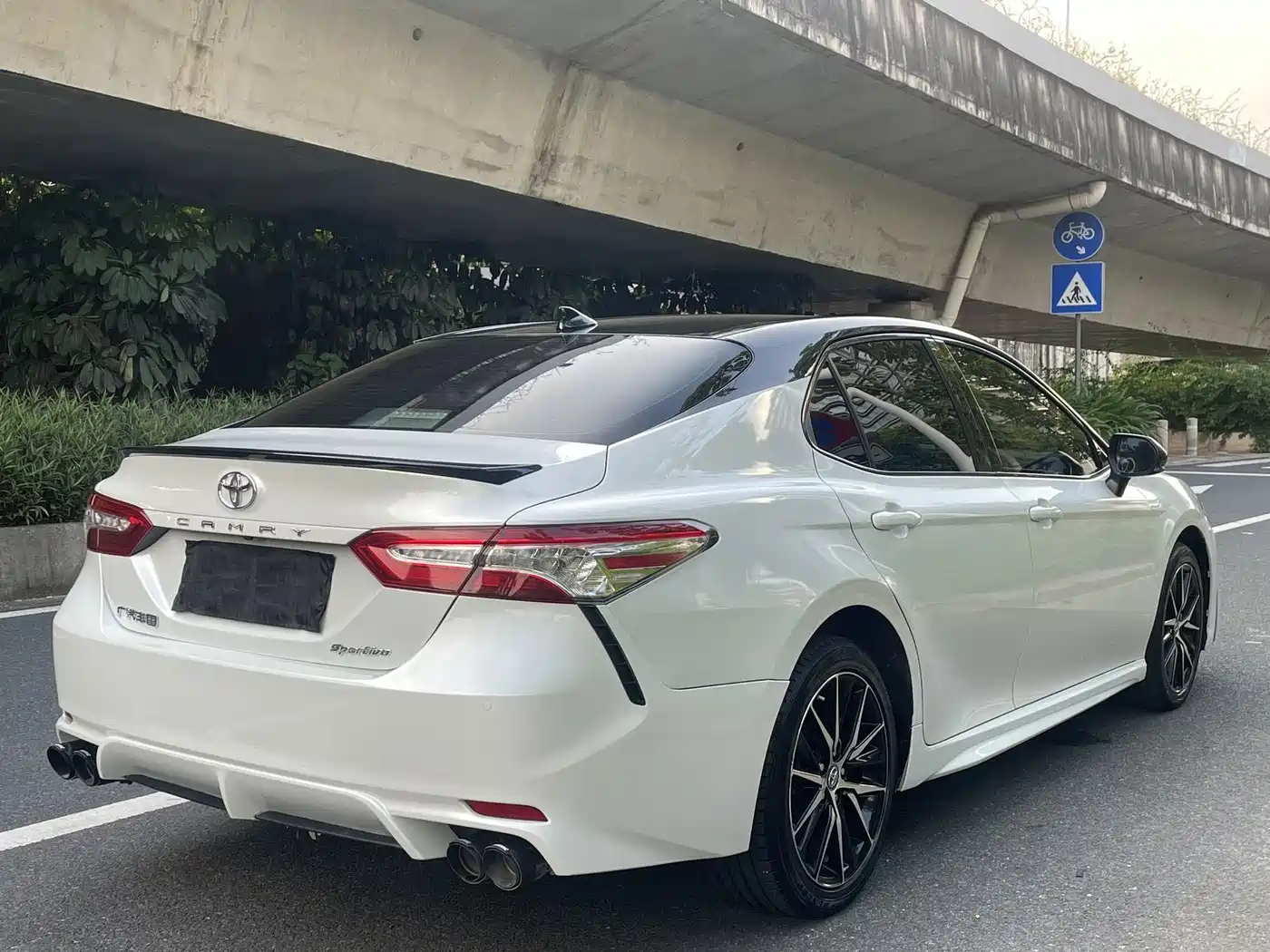 Фото 7 - Toyota Camry