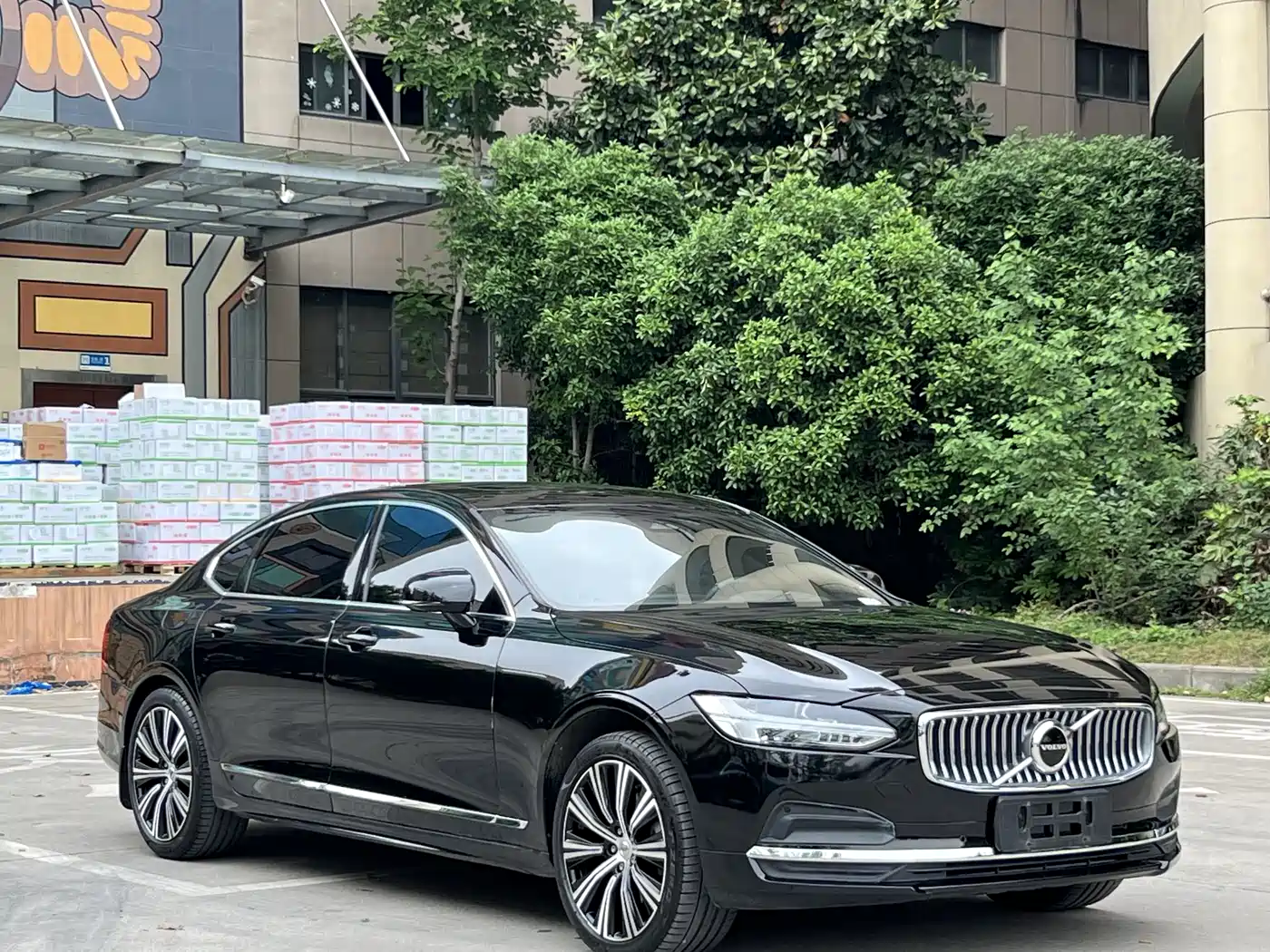 VOLVO S90