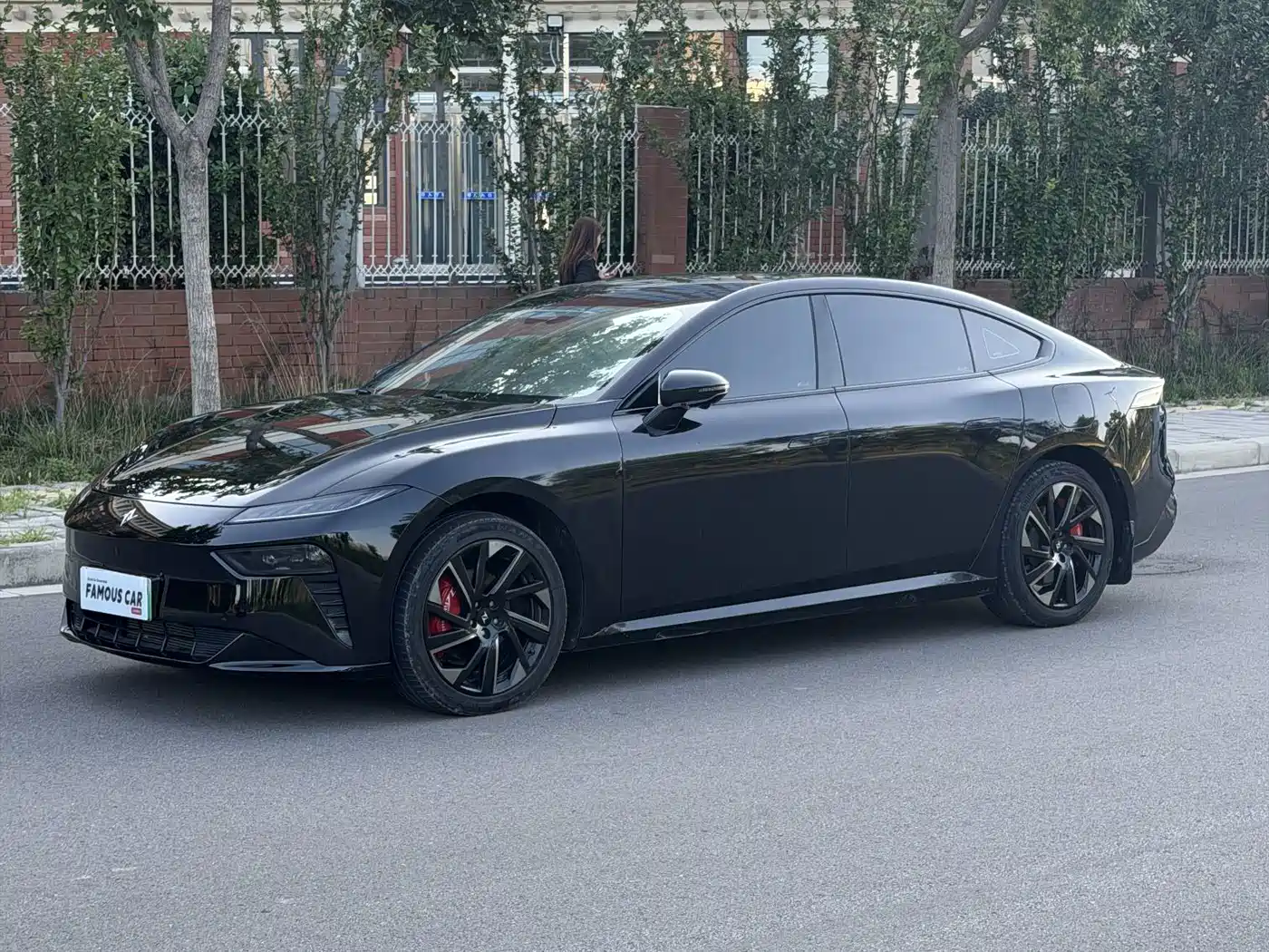 Фото 1 - Dongfeng Yipai eπ007